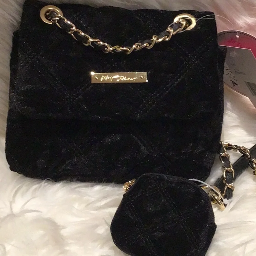 Betsey Johnson Black Velour Chain  CROSSBODY HANDBAG And Airpod ZIP POUCH NWT